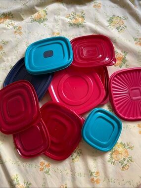 Tupperware Lid Bundle